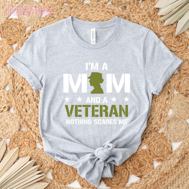 I'M a Mom and a Veteran_regular_Classic T-Shirt_Gray.jpg