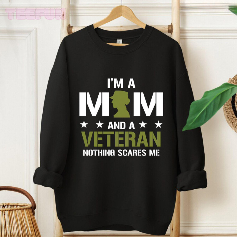 I'M a Mom and a Veteran_regular_Hoodie_Black.jpg