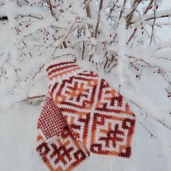 Womens wool scandinavian mittens handmade are very warm with a pattern orange
