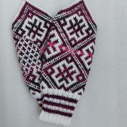 Womens wool mittens handmade are very warm with a pattern, hand warmers purple