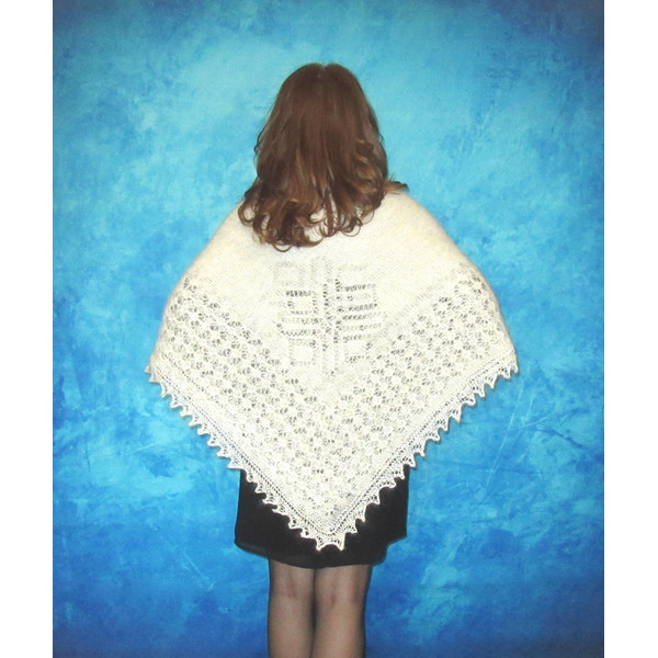 Hand knit white Russian shawl, Thick Orenburg shawl, Warm shoulder wrap, Goat down kerchief, Handmade stole, Wool cape, Cover up, Big scarf 4.JPG