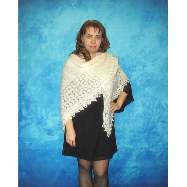 Hand knit white Russian shawl, Thick Orenburg shawl, Warm shoulder wrap, Goat down kerchief, Handmade stole, Wool cape, Cover up, Big scarf.JPG