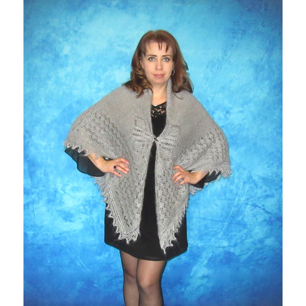 Hand knit gray Russian Orenburg shawl, Warm shoulder cape, Goat down kerchief, Handmade stole, Wool wrap, Cover up, Gift for friend.JPG