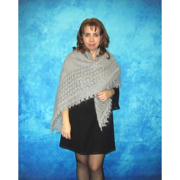 Hand knit gray Russian Orenburg shawl, Warm shoulder cape, Goat down kerchief, Handmade stole, Wool wrap, Cover up, Gift for mother.JPG
