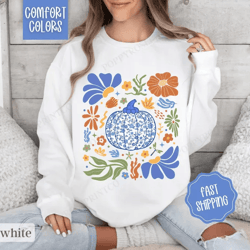 blue floral pumpkin sweatshirt comfort colors, fall sweater womenswear autumn crewneck, cute fall sweatshirt, sweater we