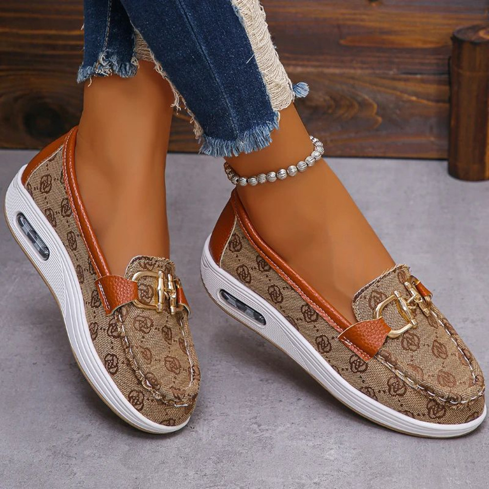 2024 New Autumn Women Trend Retro Designer Flat Shoes Women Fashionable Round Toe Metal Decoration  5