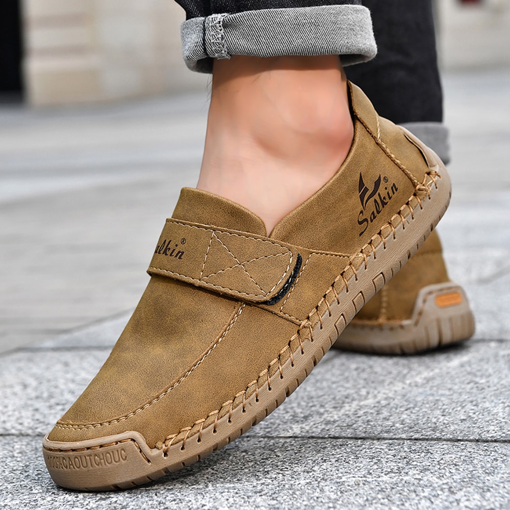 Lightweight Men's Slip On Loafers Soft Leather Non Slip Casual Driving Shoes Fashion Sneakers