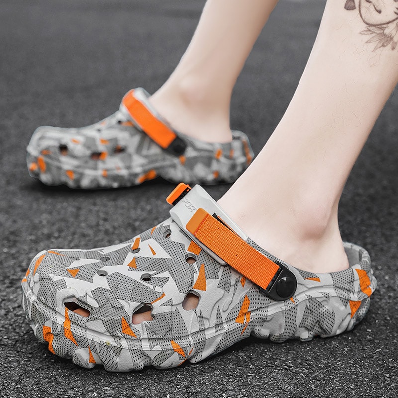 Mens Camouflage Clogs Sandals Outdoor Garden Shoes Flip Flops Home Sneakers Male Slippers Flat Clogs