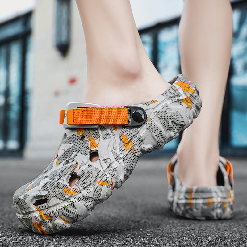 Mens Camouflage Clogs Sandals Outdoor Garden Shoes Flip Flops Home Sneakers Male Slippers Flat Clogs