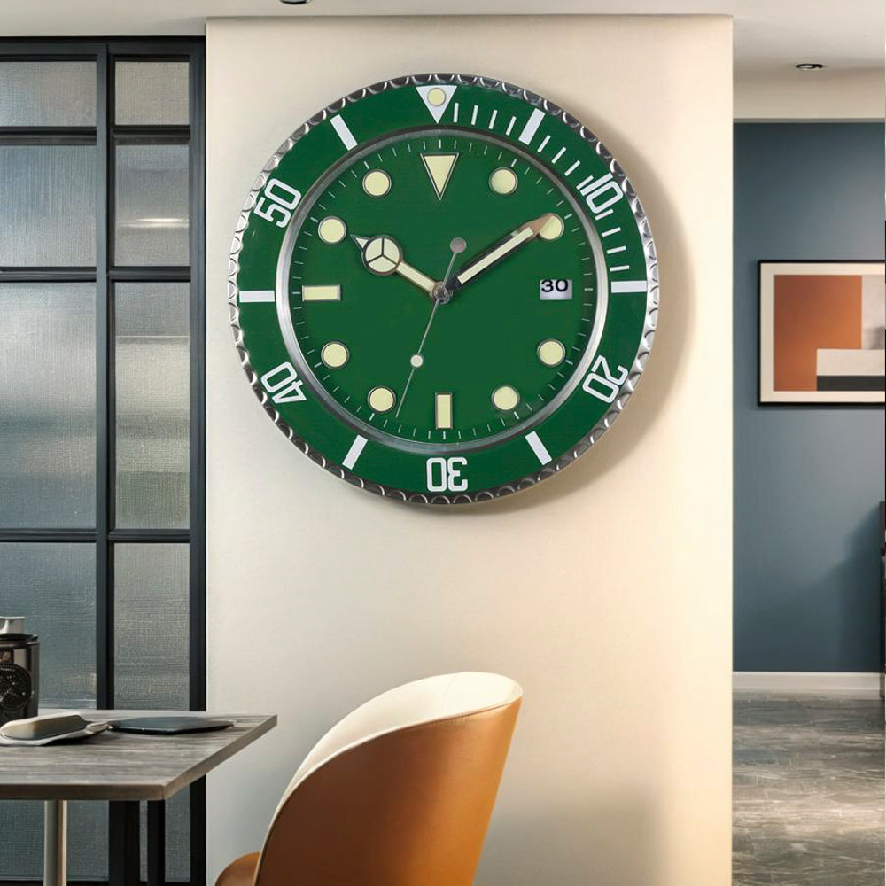 European Style Minimalist Quartz Clock, Metal Modern Luminous Wall Clock, Living Room Decoration Creative