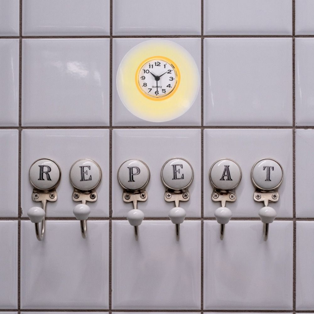 Personality Waterproof Bathroom Suction Cup Clock AntiFog Shower Wall Clock Simple Design Mirror Su 0