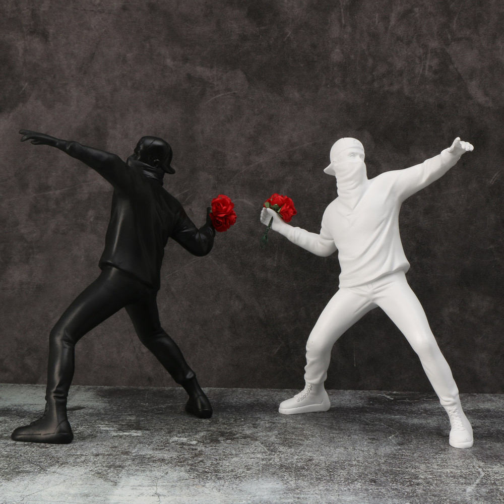 Resin Flower Thrower Statue Banksy Sculptures Decorative Figurine Home Desk Accessories Bomber Coll 2