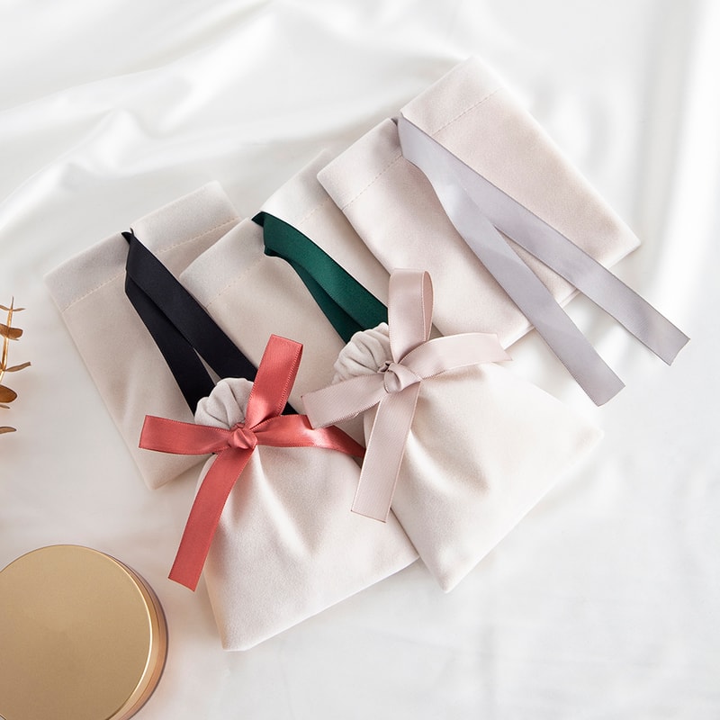 Beige Velvet Bag Jewelry Pouch, Suede Wedding Favors, Gift Packaging for Earrings, Bracelets, Candy