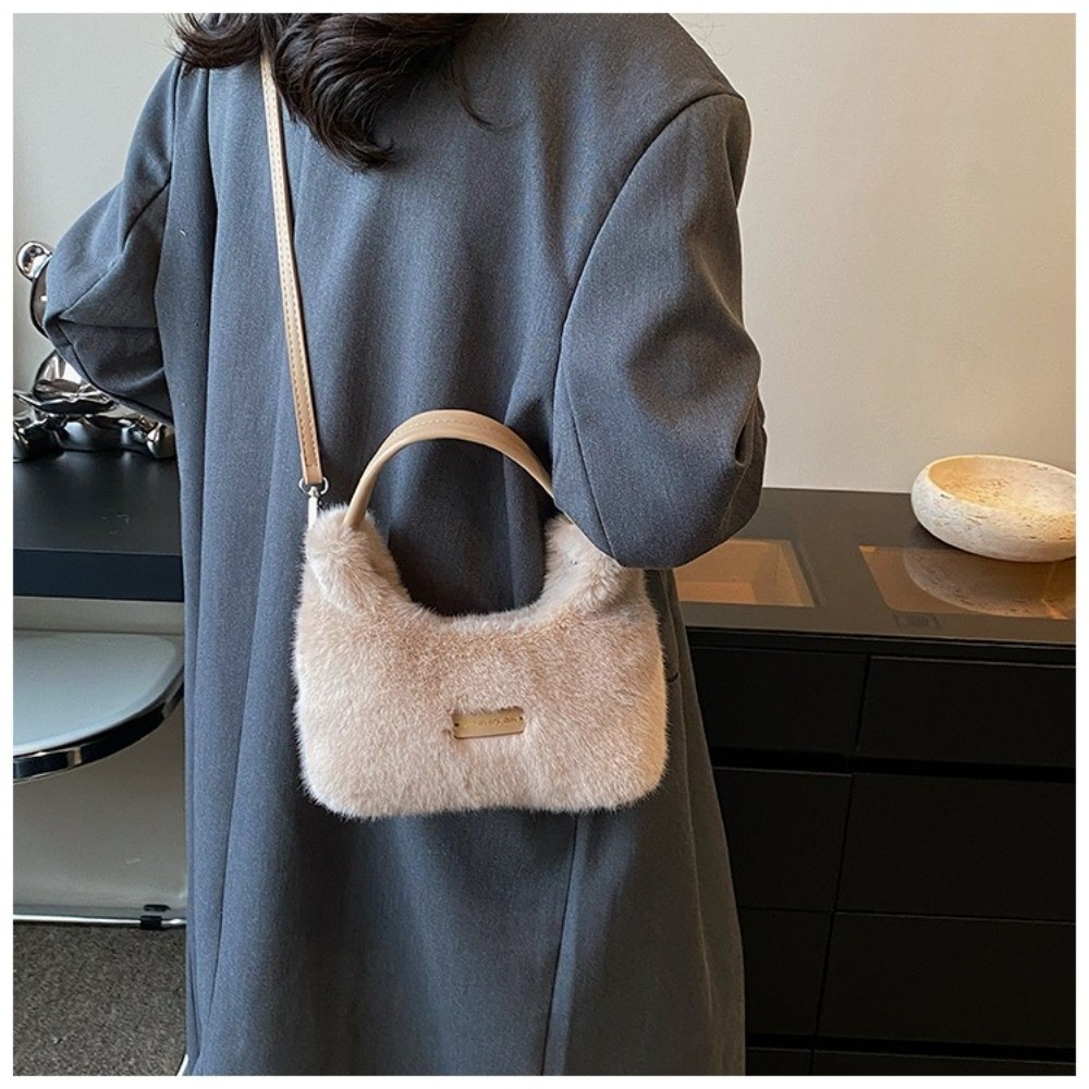 Winter New Luxury Faux Fur Ladies Shoulder Bag Soft Fluffy Female Crossbody Bag Solid Color Plush T