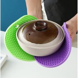 silicone heat resistant mats, non-slip round kitchen pot pads, cup coasters for kitchen countertop protection