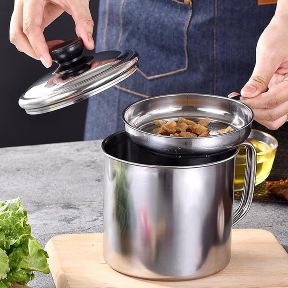 Kitchen Oil Container Can with Strainer, Bacon Grease Storage for Cooking and Frying Oil