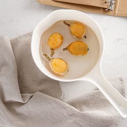 plastic water ladle, household kitchen bath multipurpose water scoop, comfortable grip, convenient hanging design