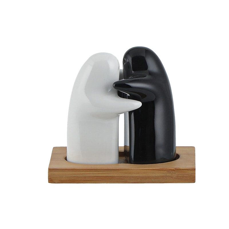 Creative Ceramic Pepper Shaker, Warm Hug Little Man, Wedding Gift Hug Seasoning Jar