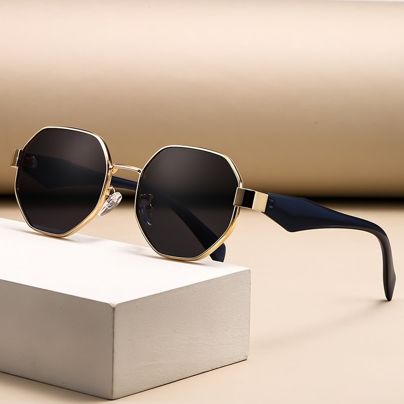 Retro Polygonal Metal Frame Sunglasses for Men Women Luxury Designer Decorative Sun Glasses