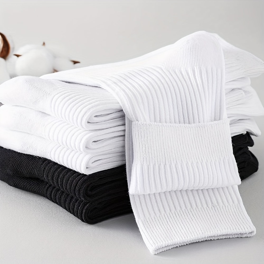 Mens Breathable Mid-Calf Socks Versatile Black Socks for All Seasons