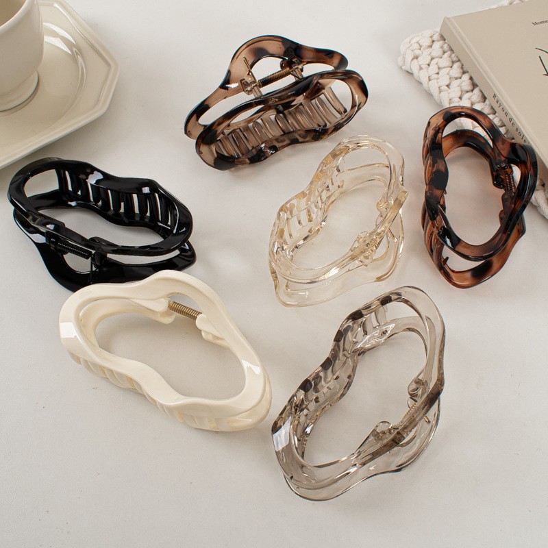 Tortoiseshell Large Hair Claw Clip Stylish Hollow Out Strong Hold Hair Clip for Women