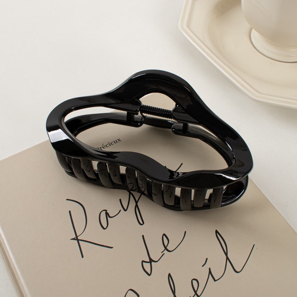 Tortoiseshell Large Hair Claw Clip Stylish Hollow Out Strong Hold Hair Clip for Women