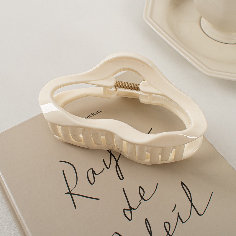 Tortoiseshell Large Hair Claw Clip Stylish Hollow Out Strong Hold Hair Clip for Women