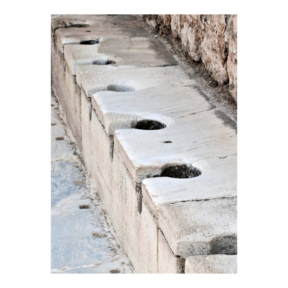 Latriana, Ancient Roman Lavatory In Ephesus Turkiye .png