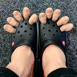 designer diy cute shoes decoration, simulated thumb shoe charms, party accessories for clogs, gift ideas for boys