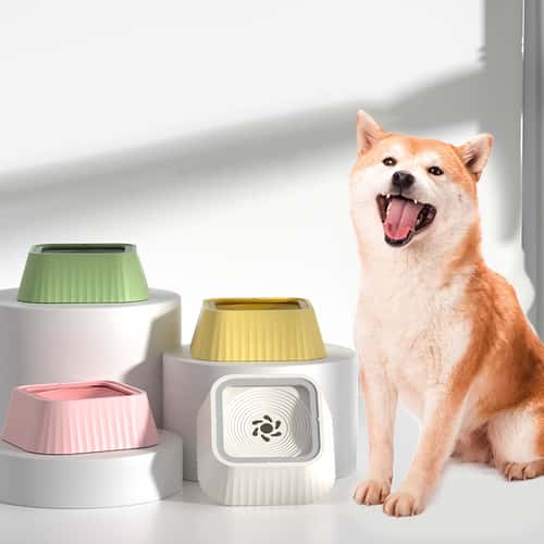 Non-Slip Spill-Proof Pet Water Bowl, Floating Design for Cats and Dogs