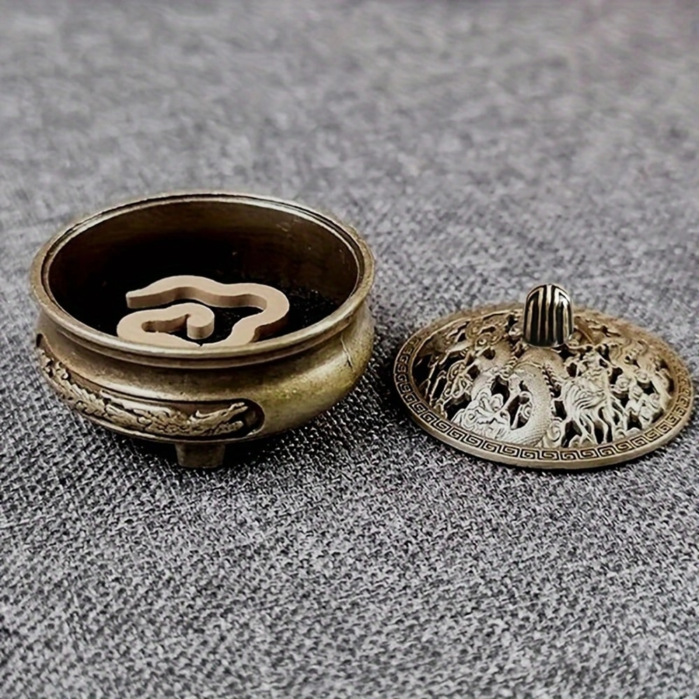 Mini Hollow Brass Pocket Incense Burner, Antique Ornament for Tea Tables, Dragon and Phoenix Decoration