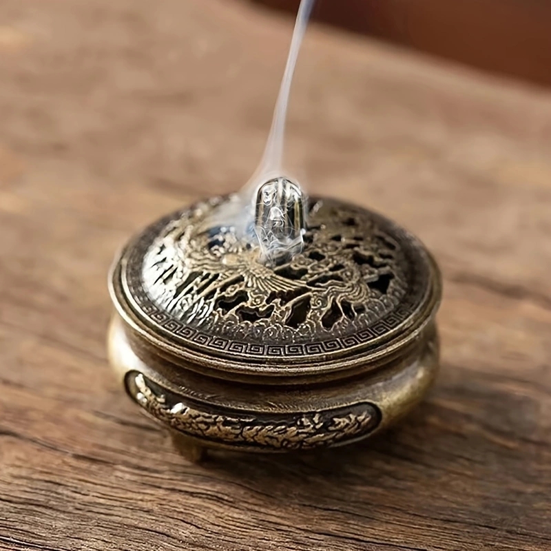 Mini Hollow Brass Pocket Incense Burner, Antique Ornament for Tea Tables, Dragon and Phoenix Decoration