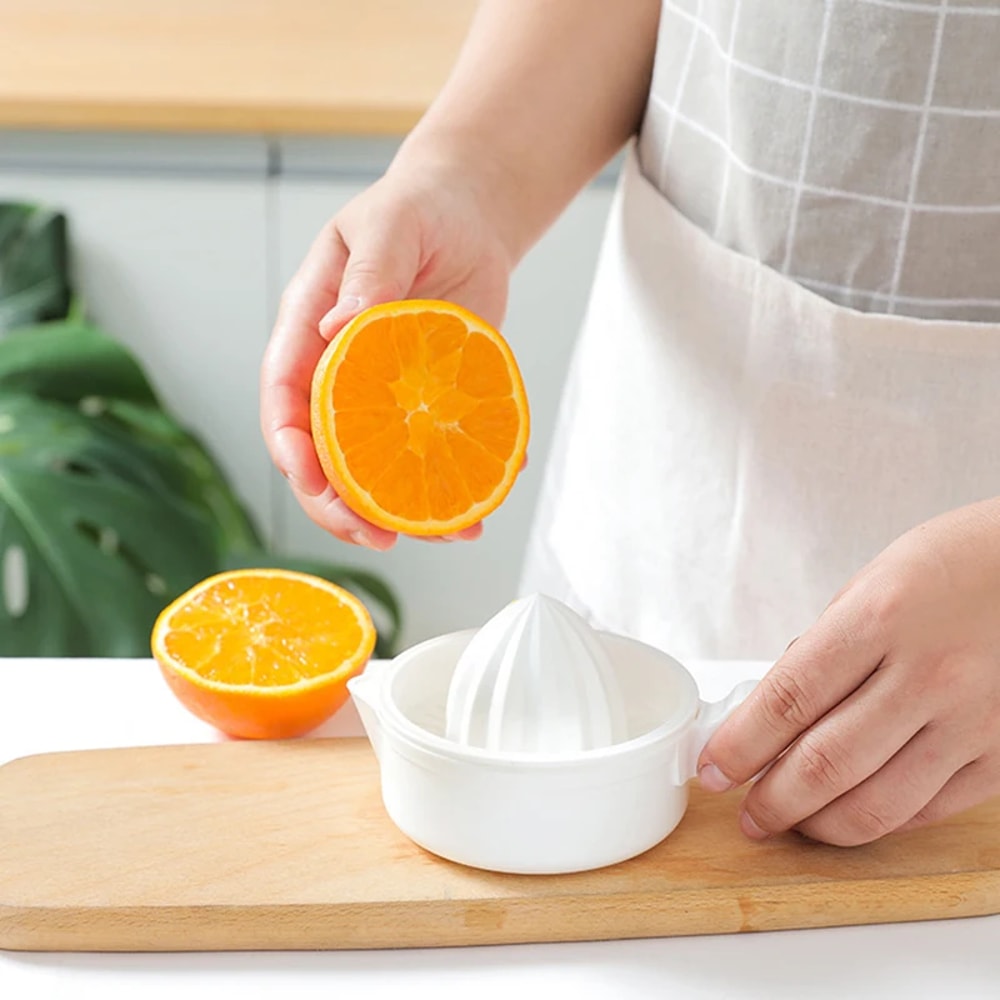 Portable Citrus Juicer, Plastic Manual Orange Squeezer, Multifunction Kitchen Juicer