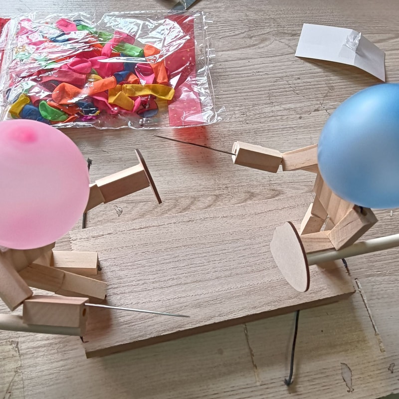 Handmade Double Battle Poke Balloon Toy Head, Interactive Parent-Child Toy for Creative Play