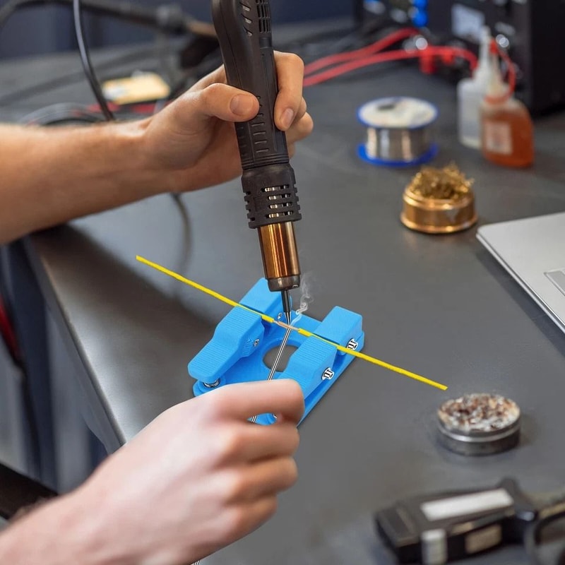 Durable Silicone Wire Clamp Adjustable Workbench Soldering Station For Electronics And Automotive R 1