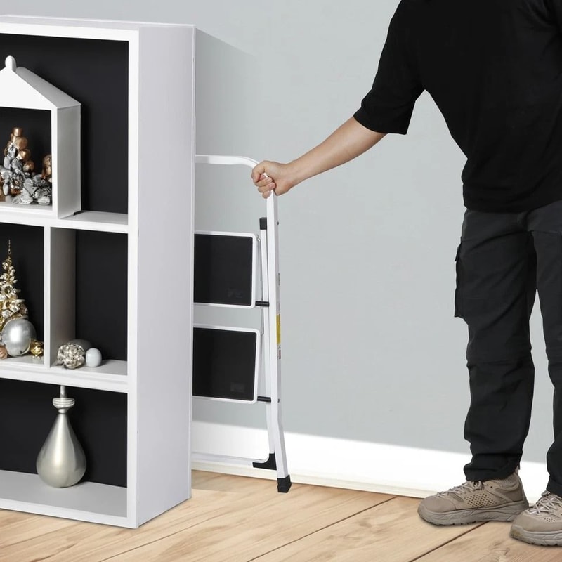 Compact Folding Ladder NonSlip Pedal Handgrip For Easy Carrying And Storage 2