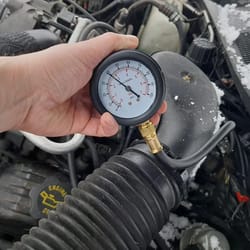 quick connectors fuel injection pressure tester gauge set for cars, dual scale, battery-free