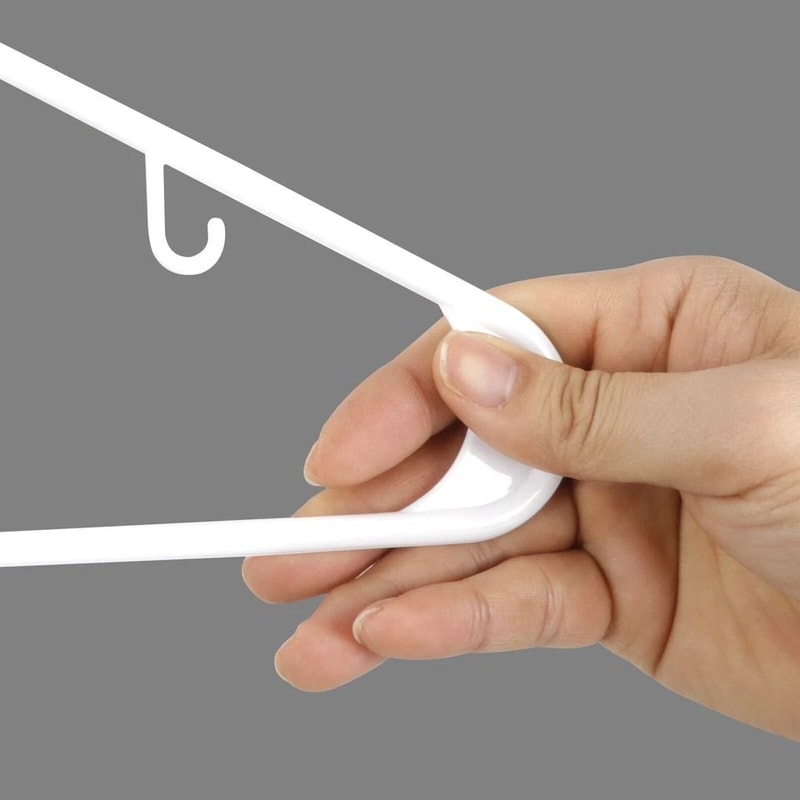 Durable Plastic Clothes Hangers Space Saving With Hooks 10