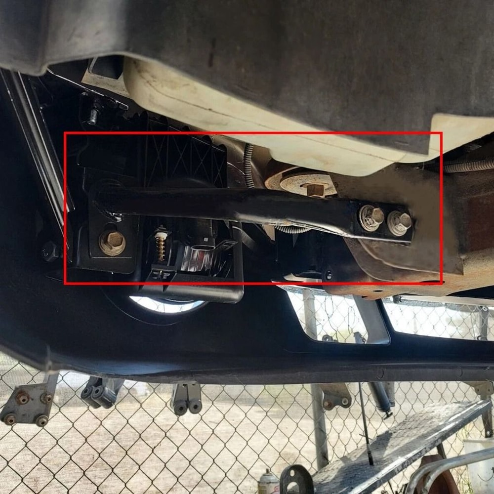 Front Bumper Bracket Set For Chevy Silverado HD And Chevy Avalanche Left And Right Mount Pair 2