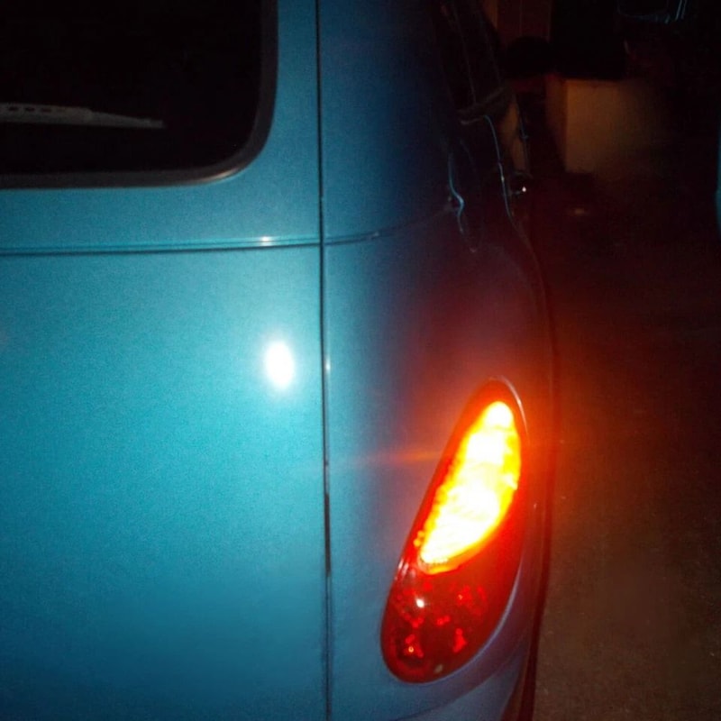 Chrysler PT Cruiser Right Tail Light Taillamp Replacement With Bulb 6