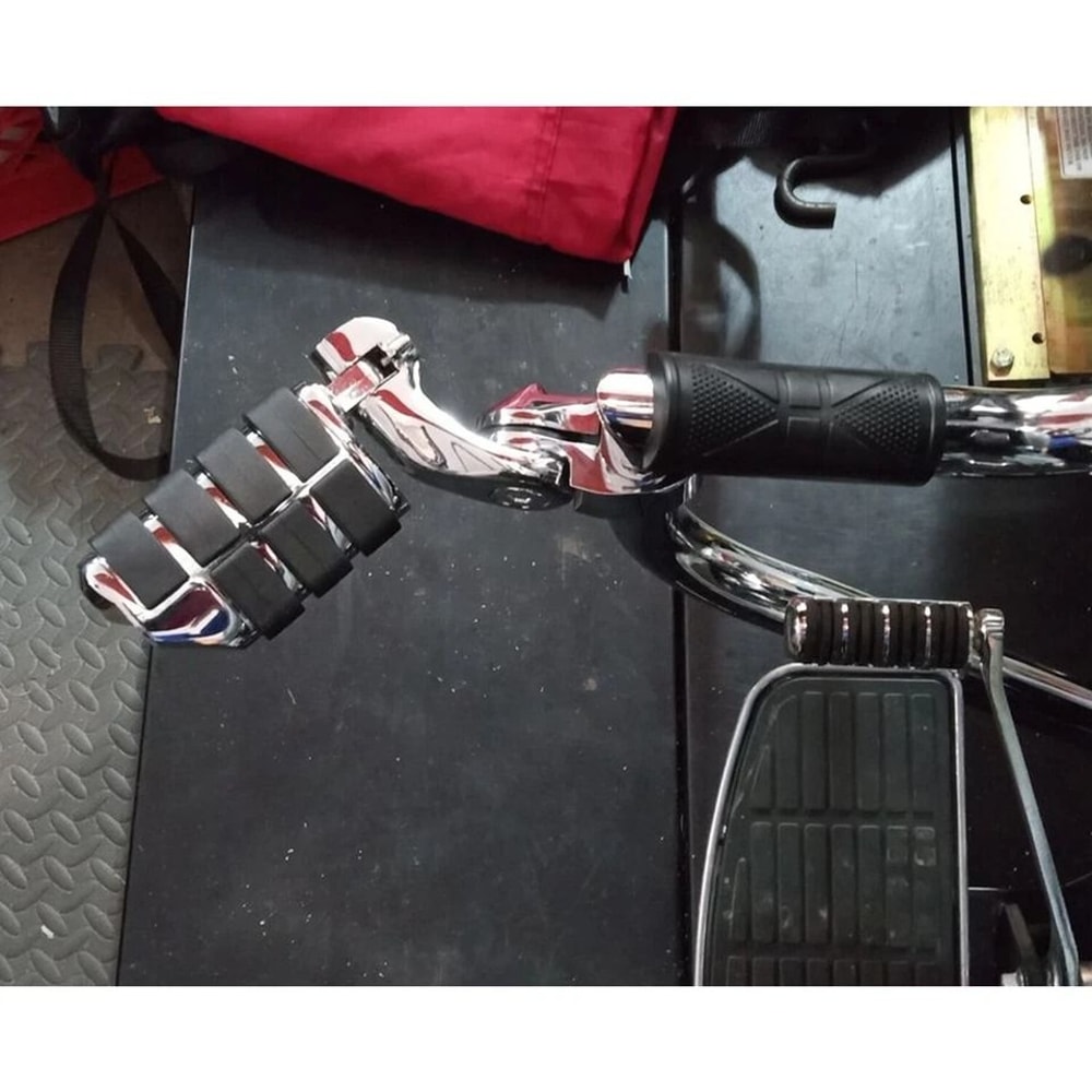 Premium Chrome Touring Highway Foot Pegs For Harley Road King Street Glide Crash Bar Foot Pegs 2