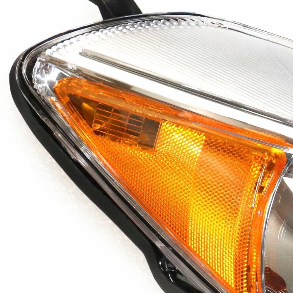 Toyota Yaris Driver Side Halogen Headlight Assembly 2