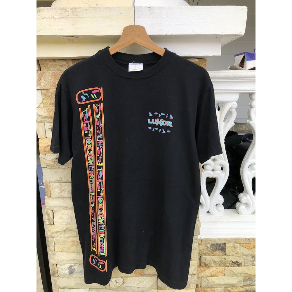 Last DropRareVintage Arts Luxor T shirtjpg