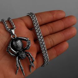 Gothic Imitation Thousand Eyes Spider Pendant Necklace Men's Fashion Singular Animal Stainless Steel Necklace Jewelry Gi