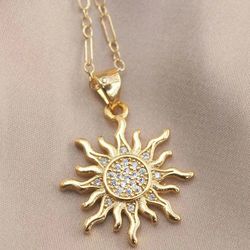 Vintage Sun Shape Inlaid Natural Stone Pendant for Woman Retro Personality Necklace Jewelry Accessories Party Gifts Whol