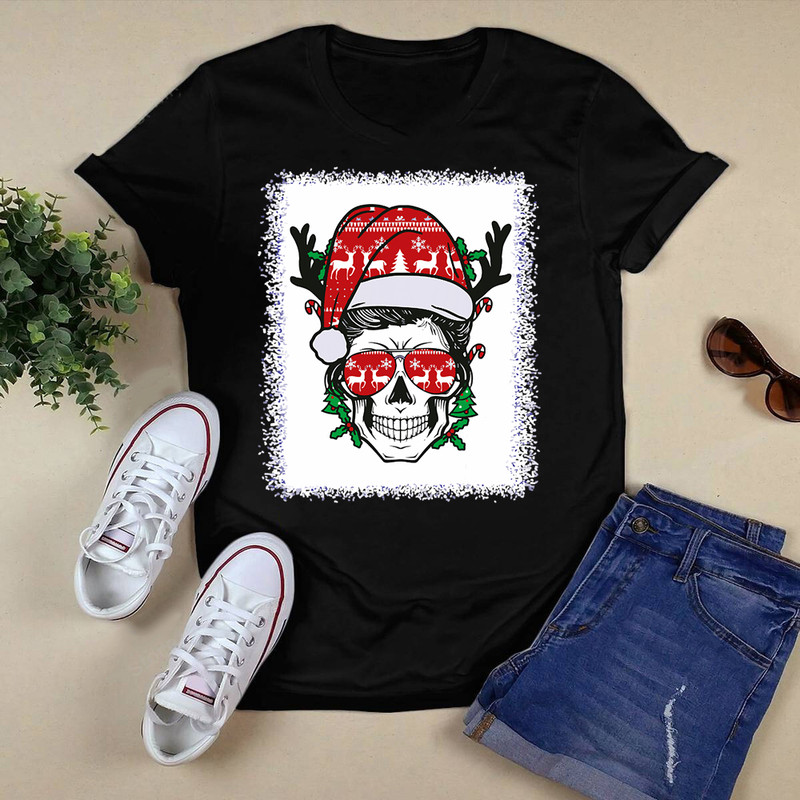 Christmas Skull Messy Reindeer Santa Hat T-Shirt.png