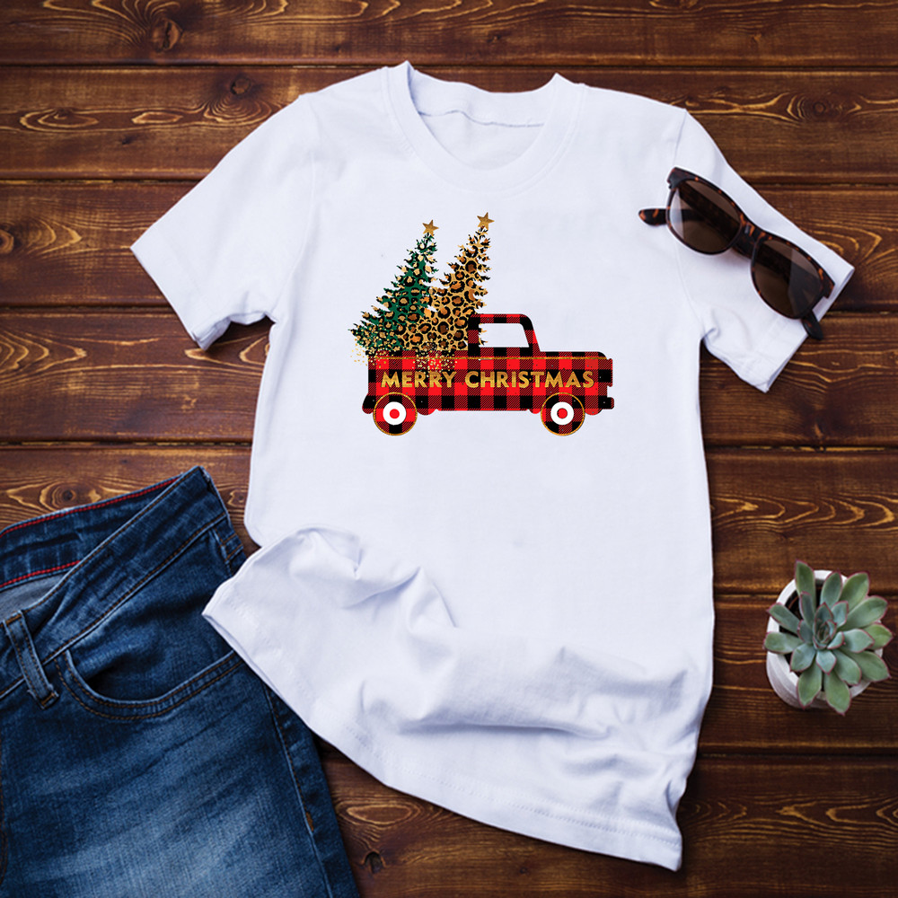 Vintage Leopard Buffalo Plaid Merry Christmas Truck Farmer T-Shirt.png