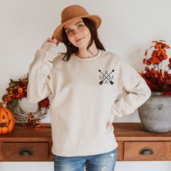 mama pocket sweatshirt, minimalist mothers day sweatshirt, best mom sweatshirt, cool mom sweatshirt, favorite mom sweats