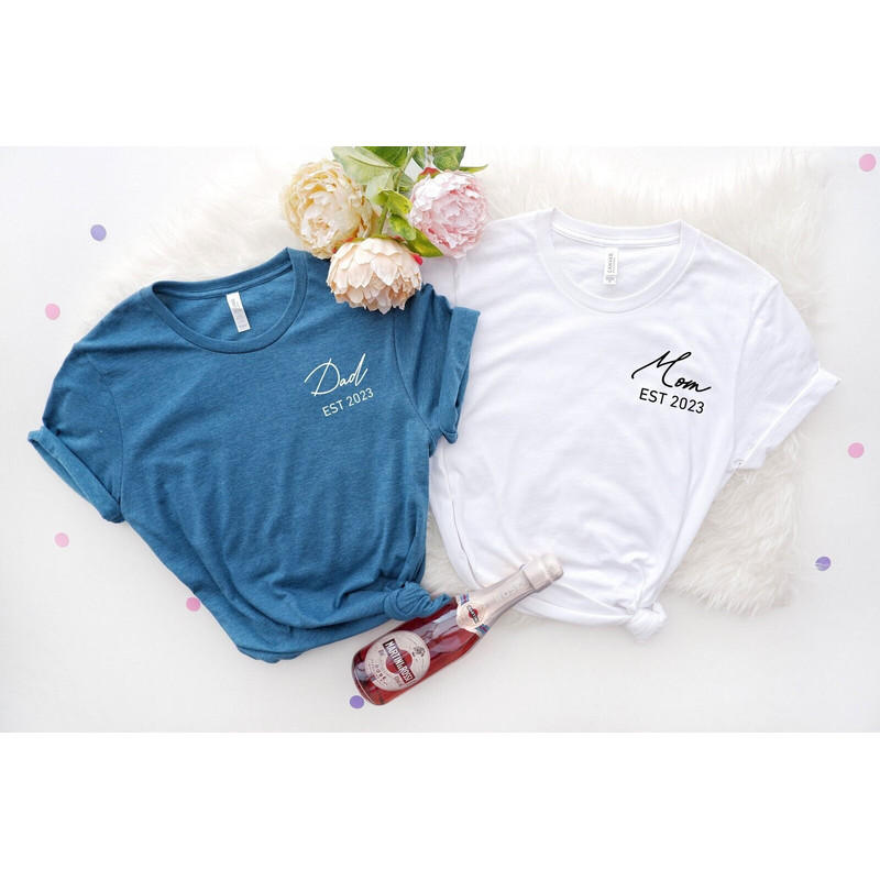 Matching Mom and Dad Shirt, Minimalist Mom Tee, Dad Est Shirt, Mom Pocket T-shirt, Mom Est Shirt, Dad Pocket, Pregnancy Reveal, Custom Dad.jpg