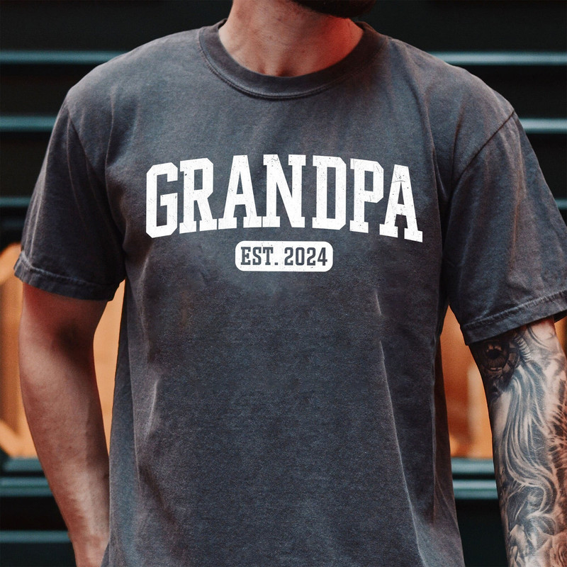 Comfort Colors Custom Grandpa Shirt, Personalized Grandpa Est Shirt, Fathers Day Gift, Pregnancy Announcement, New Grandpa Birthday Gifts.jpg